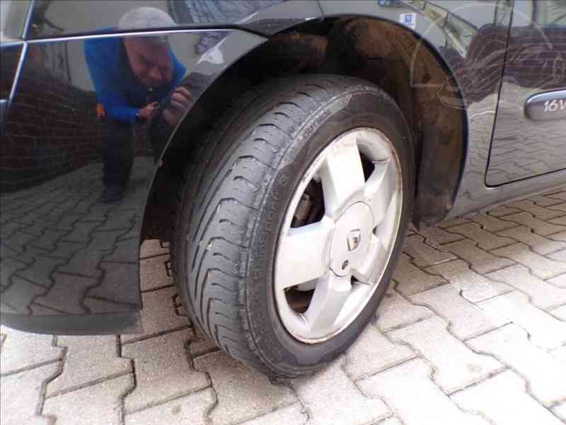 Renault Clio 1,2 i,16V-HNED ODJÍŽDÍTE - foto 15