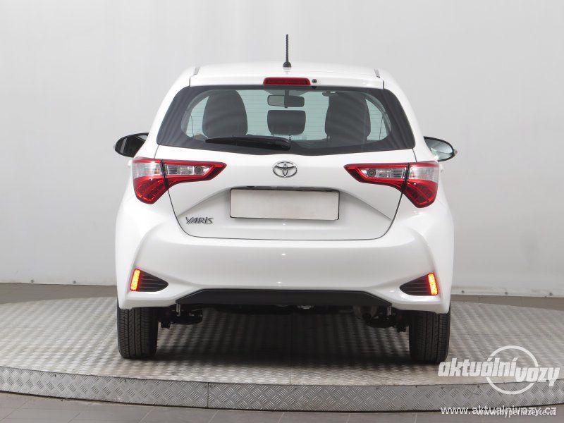 Toyota Yaris 1.5, benzín, r.v. 2018 - foto 11