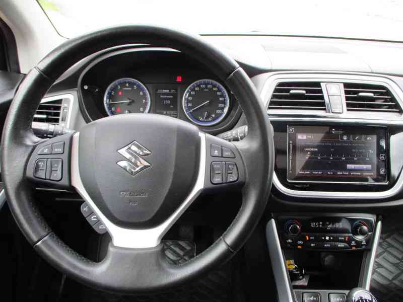 Suzuki SX4 S-Cross 4x4 Comfort+ 1,4i benzín 103kw - foto 13