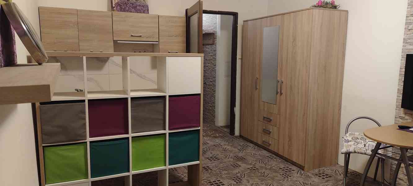 Hezký apartmán na náměstí v Železném Brodě pronajmu. - foto 5