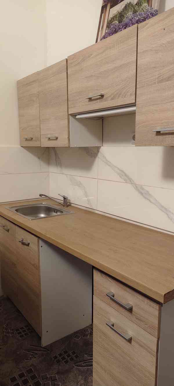 Hezký apartmán na náměstí v Železném Brodě pronajmu. - foto 2