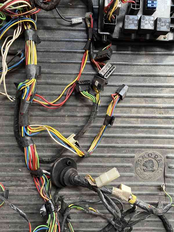 Elektroinstalace FAVORIT karburátor 93/94 - foto 9