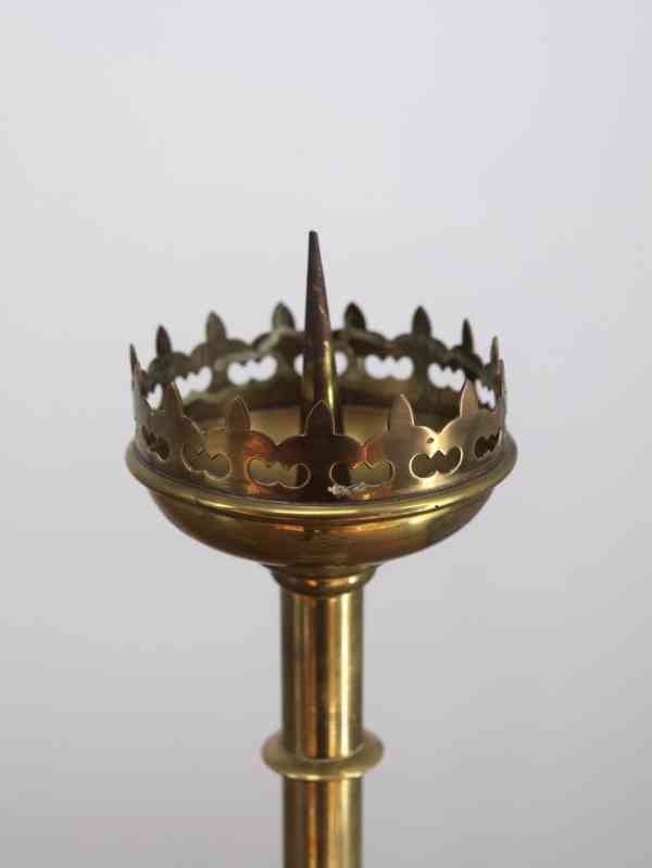 Párové neogotické svícny z mosazi - foto 5