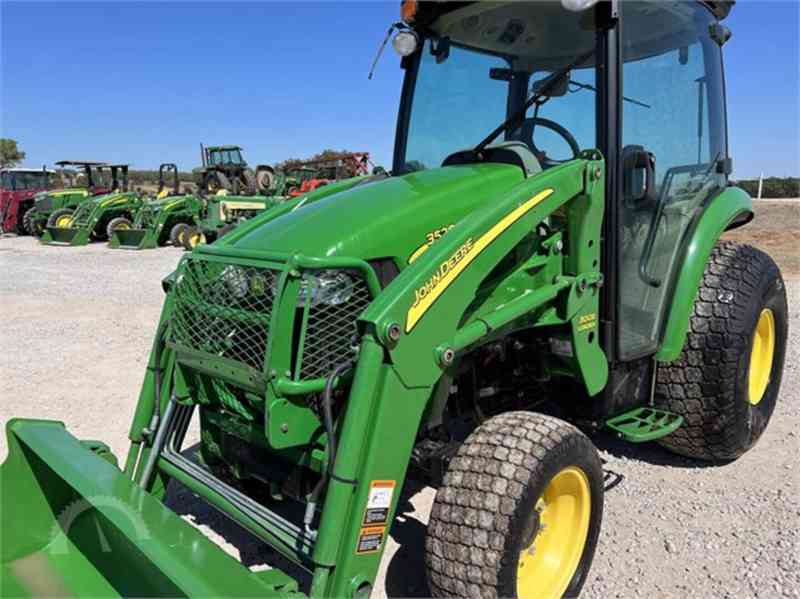 Traktor JOHN DEERE 3520  - foto 2