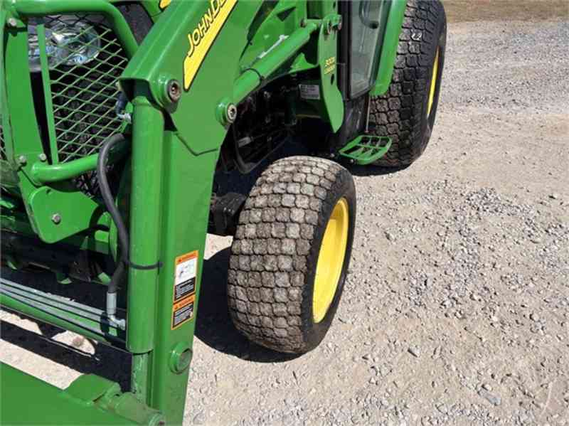 Traktor JOHN DEERE 3520  - foto 3