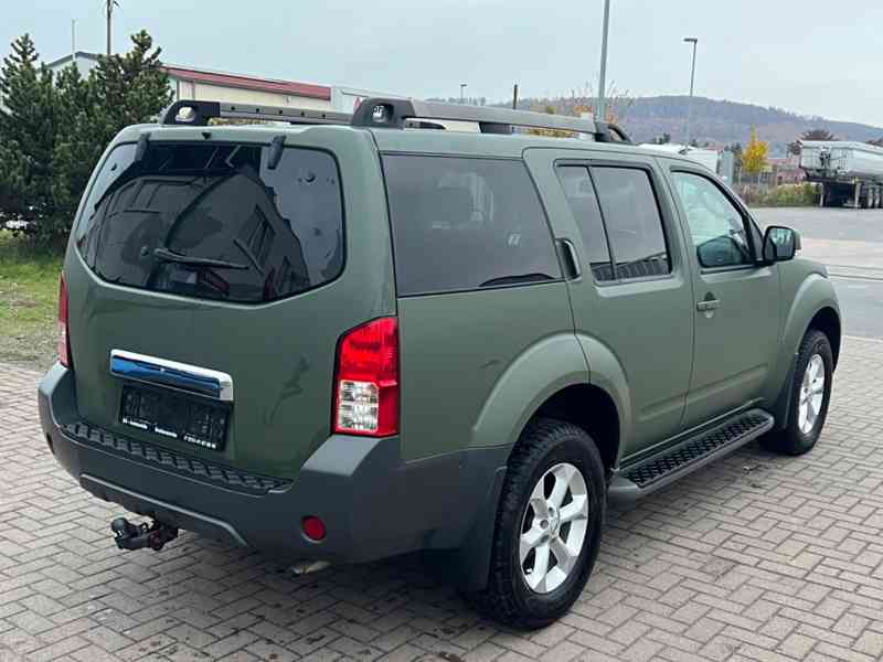 Nissan Pathfinder 2.5 dCi SE 4x4 140kw - foto 16