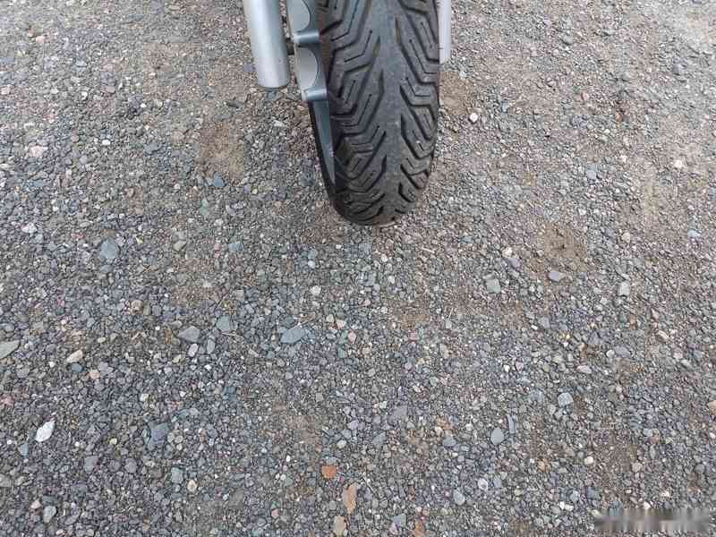 Piaggio xevo 125 cz doklady v ceně hnědý - foto 13