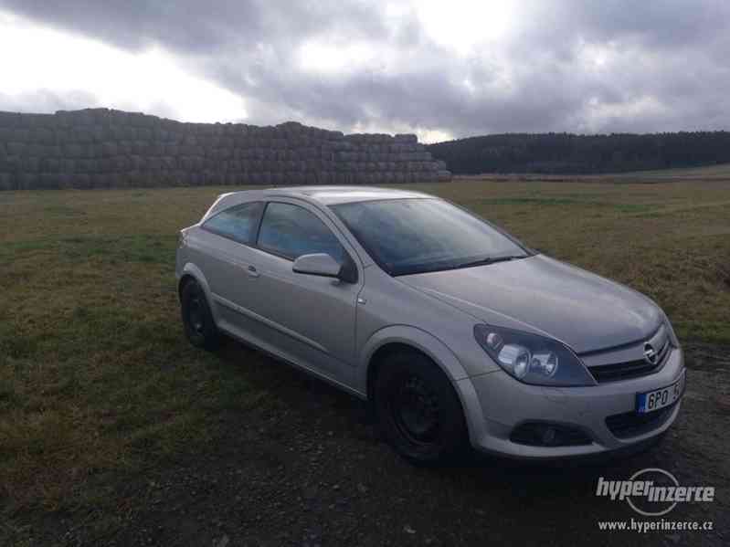 Opel Astra H GTC - foto 7