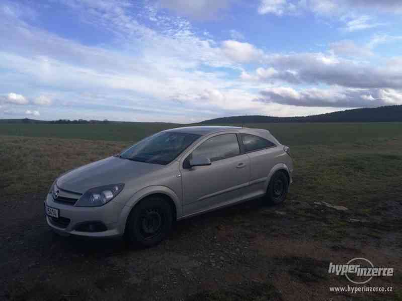 Opel Astra H GTC - foto 8