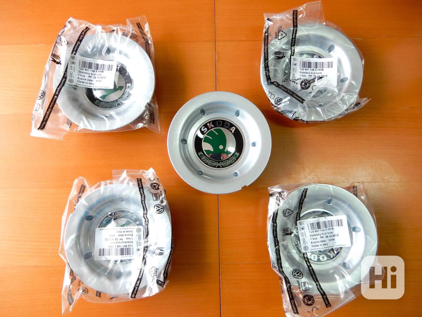 Středové víčko alu kola Octavia 1 - foto 1