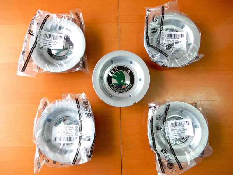 Středové víčko alu kola Octavia 1 - foto 1