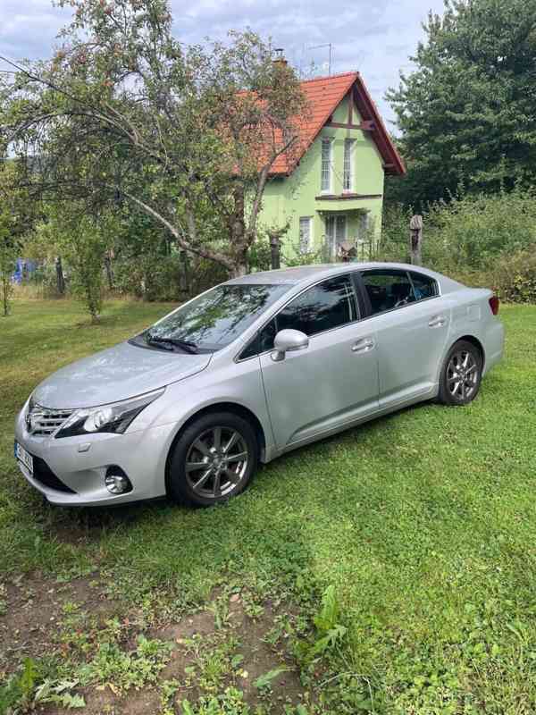 Toyota Avensis 1,8 - foto 2