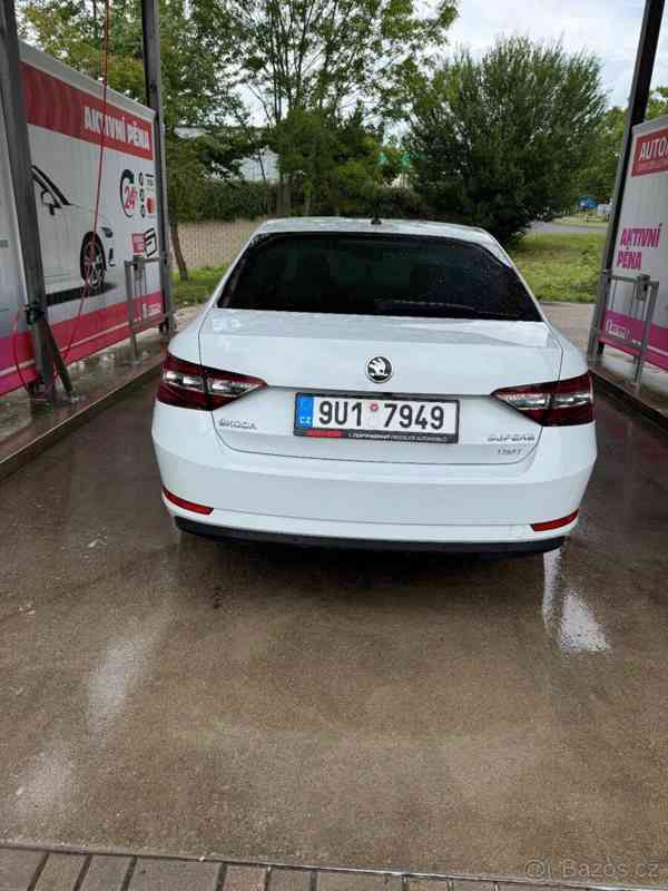 Škoda Superb 2,0   Přenechám úvěr - foto 3