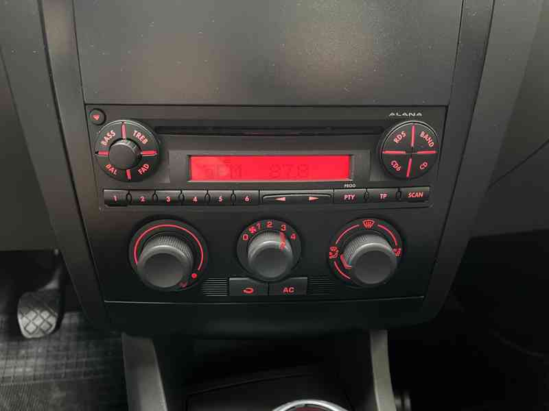 SEAT Ibiza 1.2, r.v. 2007 – 117 000 km - foto 11