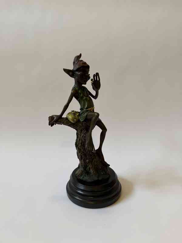Goblin - bronzová socha na mramoru - foto 1