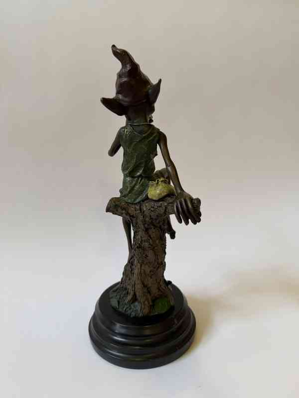 Goblin - bronzová socha na mramoru - foto 4