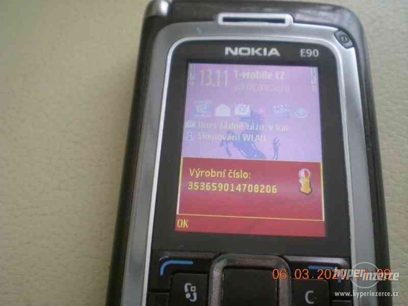 Nokia E90 - funkční komunikátory z r.2007 v TOP stavu - foto 3