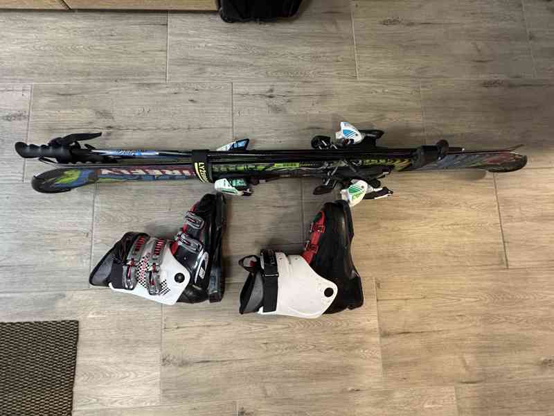 Běžky Set: Atomic Tiger 150cm; Boty: Salomon 36,5EU + Hole - foto 19