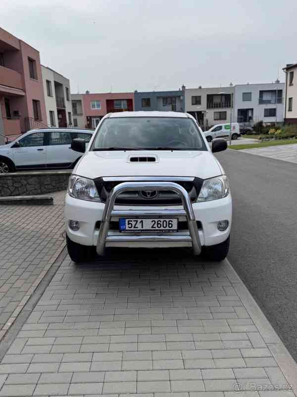 Toyota Hilux - foto 1