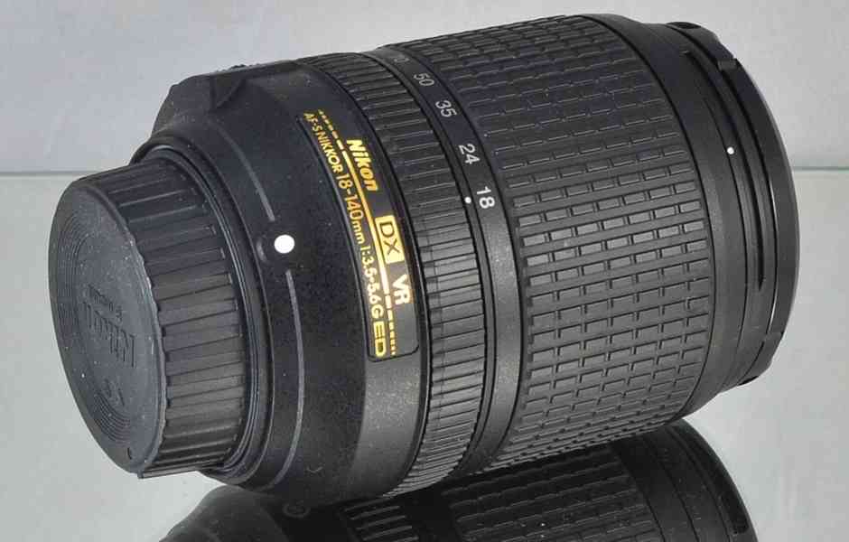 Nikon AF-S NIKKOR DX 18–140mm f/3,5-5,6G ED VR  - foto 6