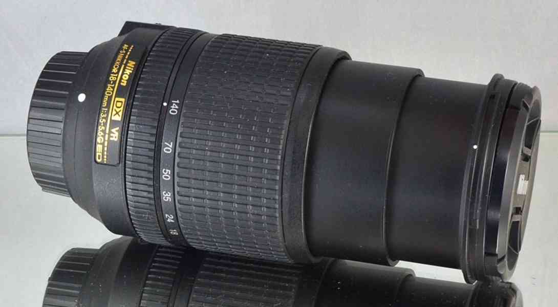 Nikon AF-S NIKKOR DX 18–140mm f/3,5-5,6G ED VR  - foto 7