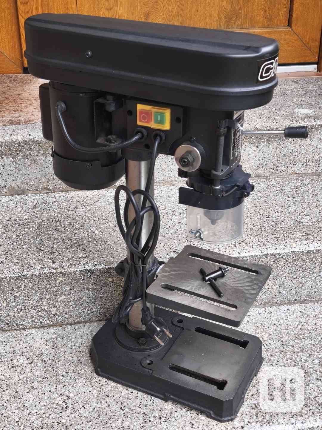 Prodám stolní LITINĚNOU vrtačku CMI -350 W.  - foto 1