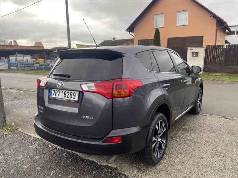 Toyota RAV4 2,0 D-4D PLNÝ SERVIS - foto 3