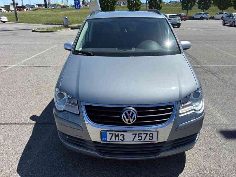 Volkswagen Touran 2,0   TDI 103kw DSG rv.2010 - foto 1