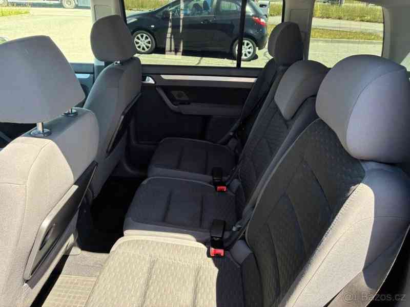 Volkswagen Touran 2,0   TDI 103kw DSG rv.2010 - foto 24