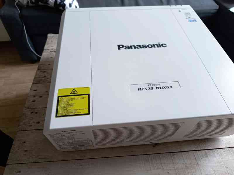 Panasonic PT-RZ570W - foto 6