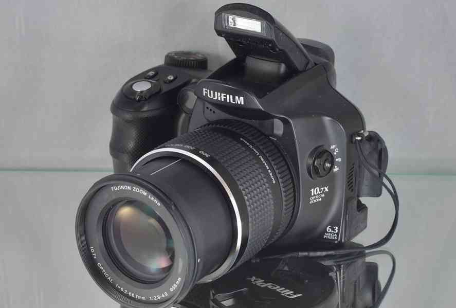 Fujifilm FinePix S6500fd 6 Mpx *10,7x op.zoom  - foto 3