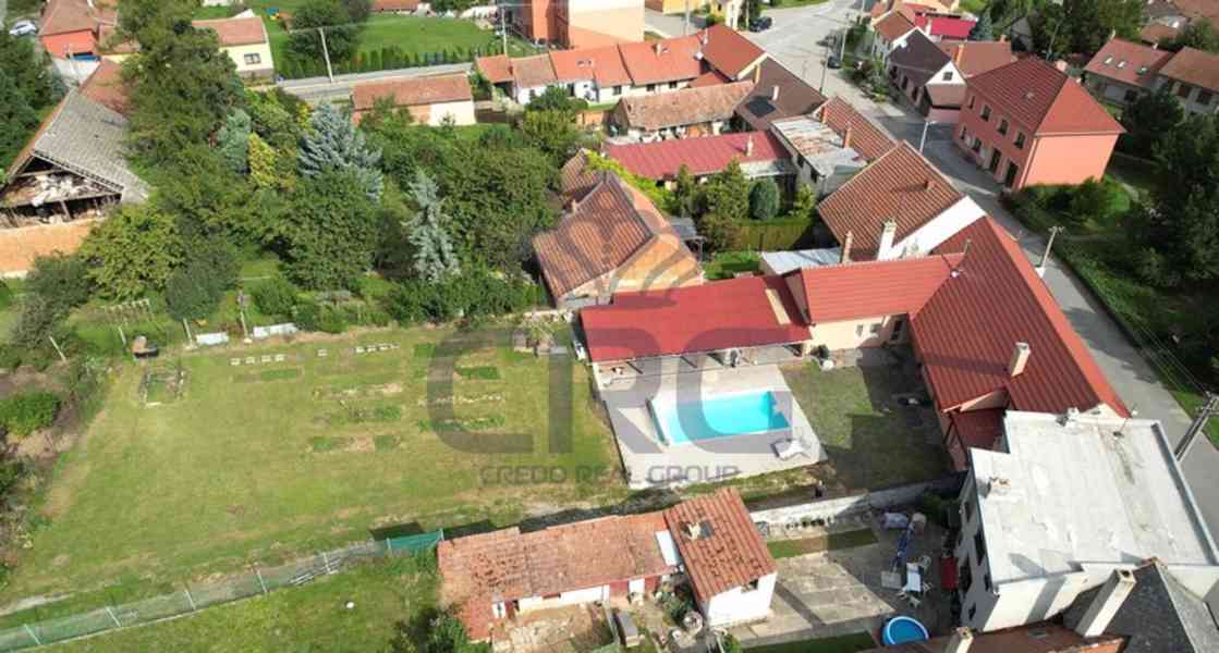 PRODEJ ROZSÁHLÉHO RD 4+KK V OBCI VÁŽANY U VYŠKOVA - foto 2