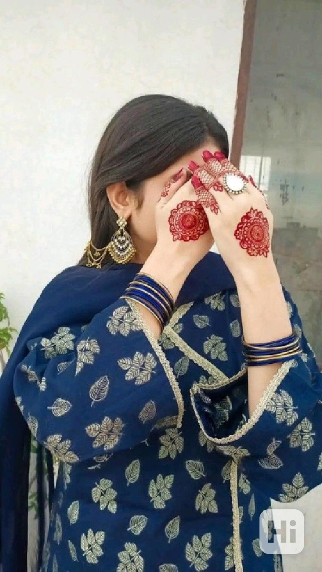 Low rate Call girls in Malviya Nagar Delhi | 9643097474 - foto 1