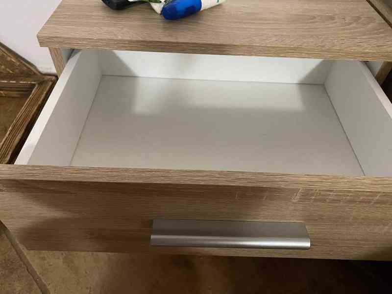 Noční stolky - foto 3