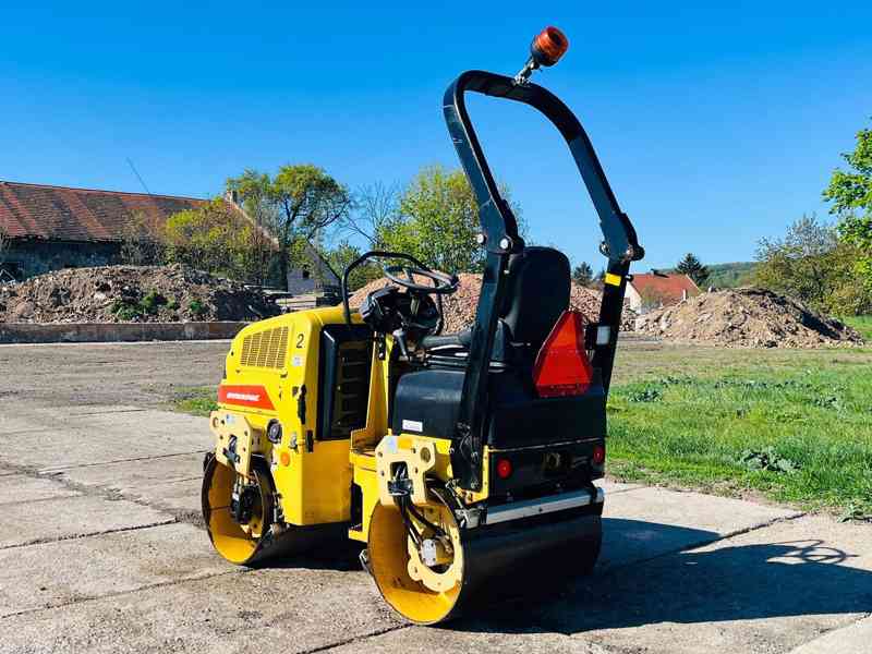 Vibrační válec Dynapac CC900 (Možnost leasingu) - foto 3