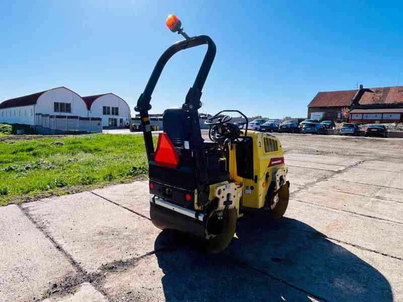 Vibrační válec Dynapac CC900 (Možnost leasingu) - foto 4