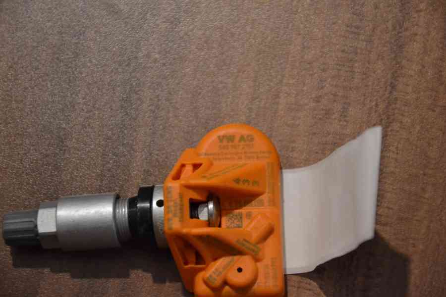 Sada 4ks NOVÉ ORIG.čidla tlaku TPMS + ventilky - foto 7