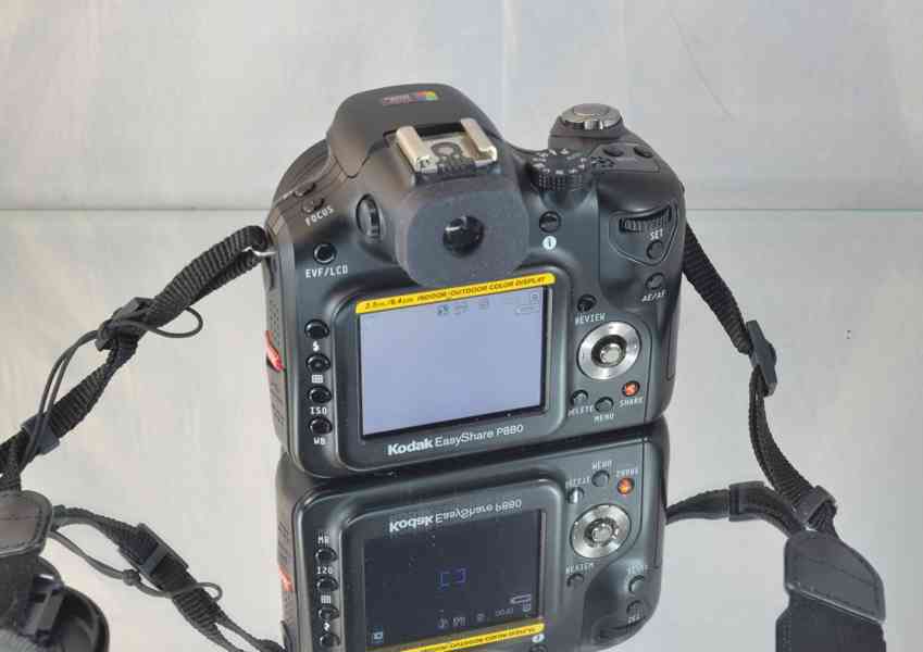 Kodak EasyShare P880* 8,3 Mpx,  (24-140 mm) - foto 4