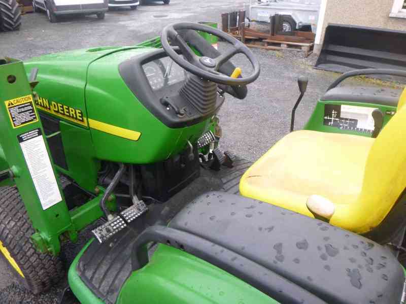 John Deere 4200 - foto 2