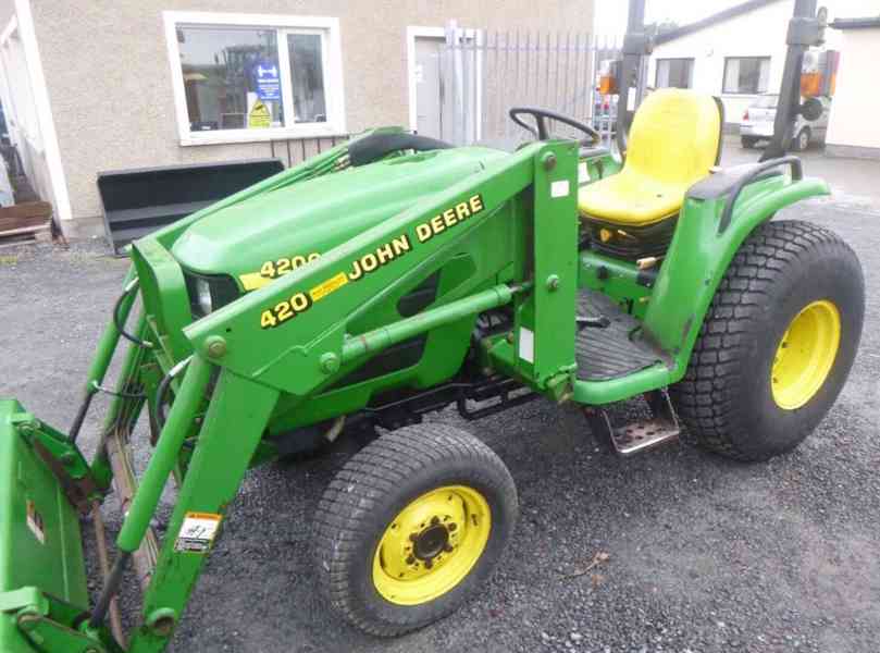 John Deere 4200 - foto 1