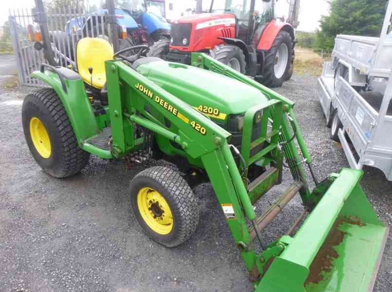 John Deere 4200 - bazar - Hyperinzerce.cz