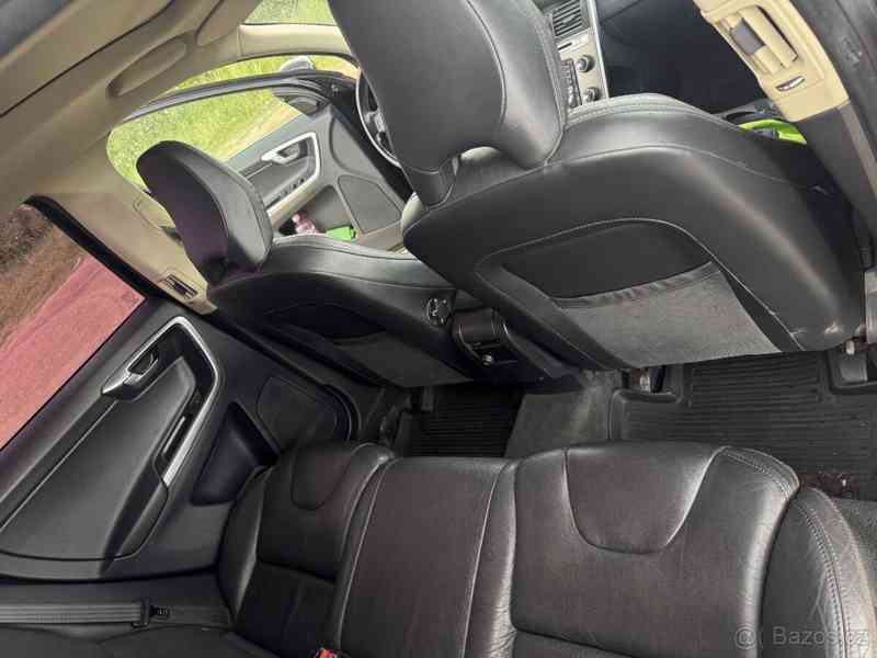 Volvo XC60 2,4 - foto 13