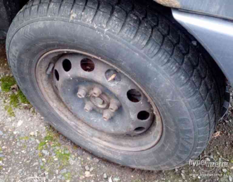 sada zimní pneu + disky 195/65R15  Ford Galaxy - foto 4
