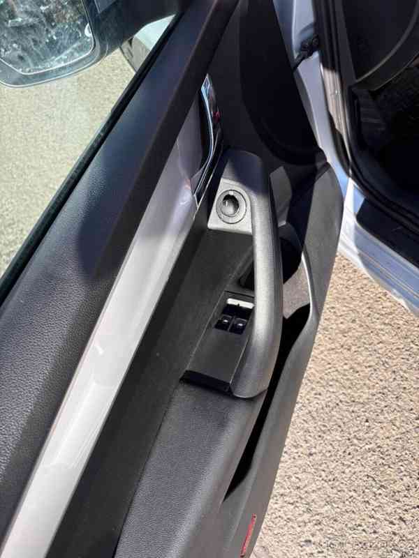 Škoda Octavia 1,6   2015 - foto 5