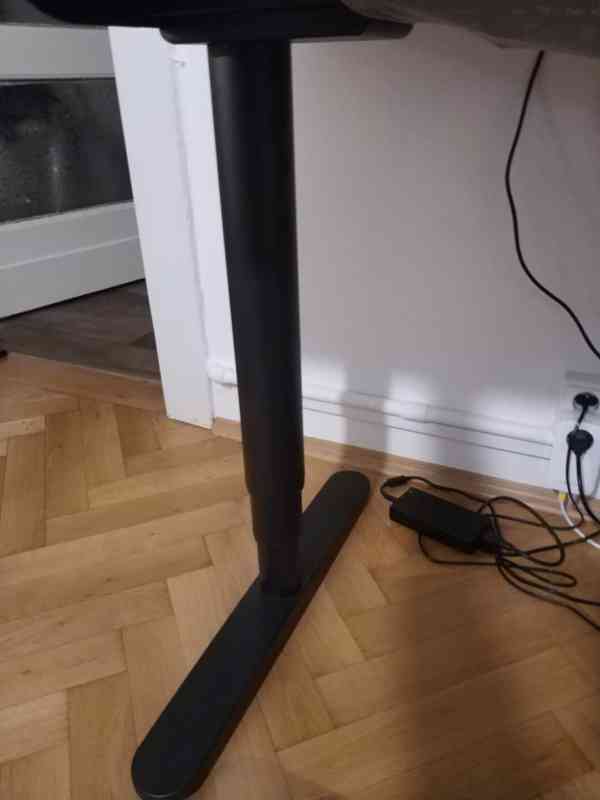 pracovni stul IKEA - foto 2