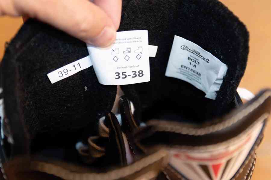 Chlapecké lední brusle Crowned Bolt, v35 až v38 - foto 4