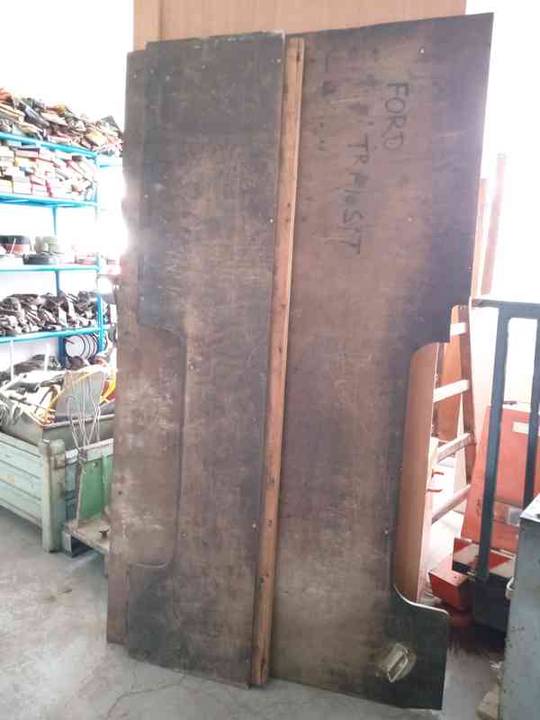 podlaha na tranzita Ford - foto 2