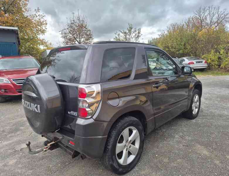 Suzuki Grand Vitara 2.4i Club benzín 122kw - foto 13
