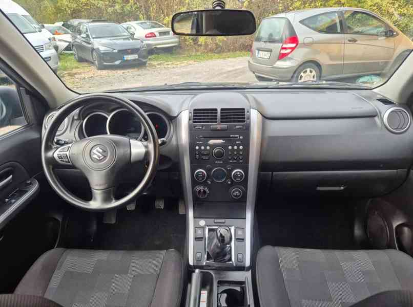 Suzuki Grand Vitara 2.4i Club benzín 122kw - foto 8