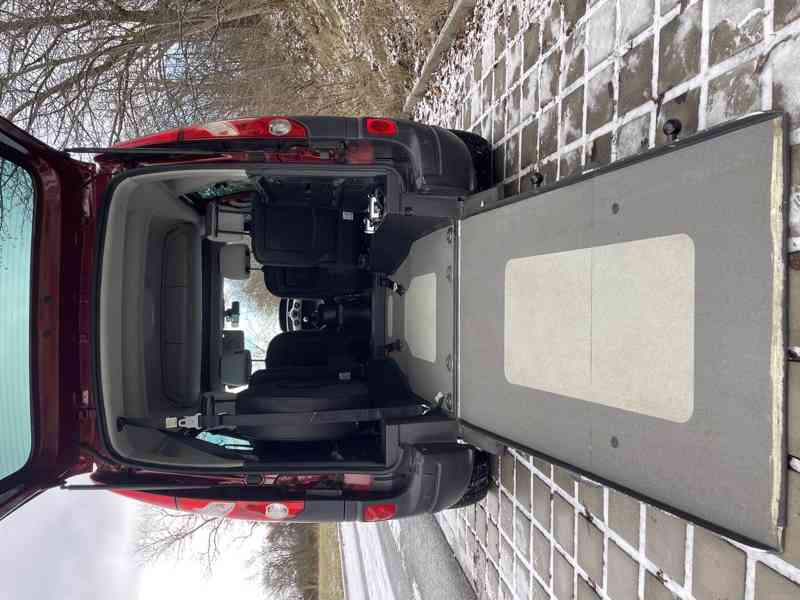 Renault Kangoo: rampa pro převoz vozíčkáře - foto 3